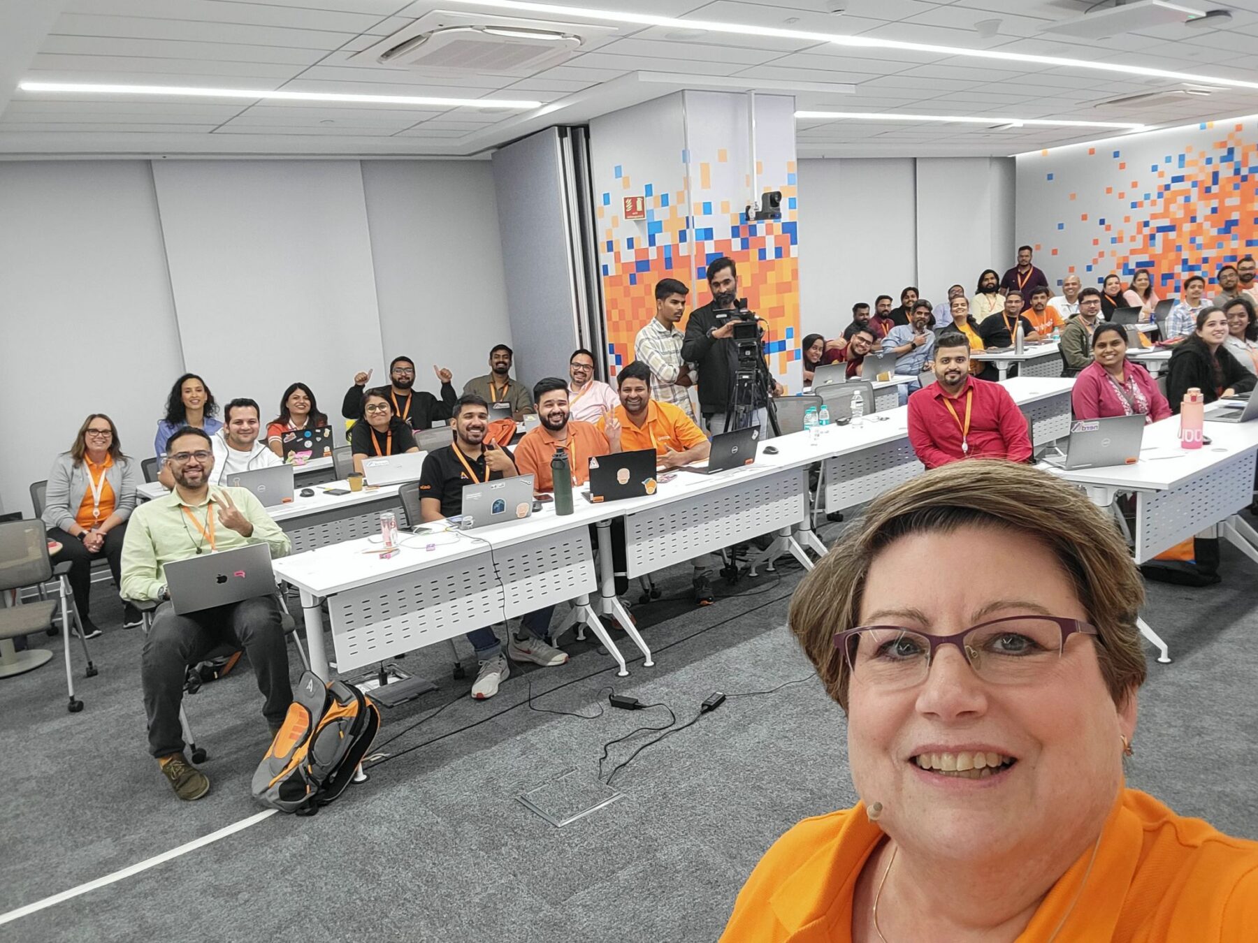 avalaraindia25_diane_classselfie1